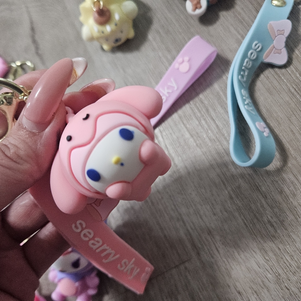 New Hello Kitty Keychains - Picture 4 of 5